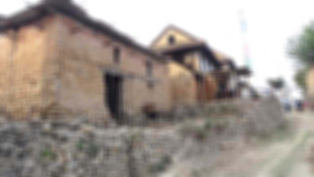 Nepalhousektm_1_389.JPG blurred out